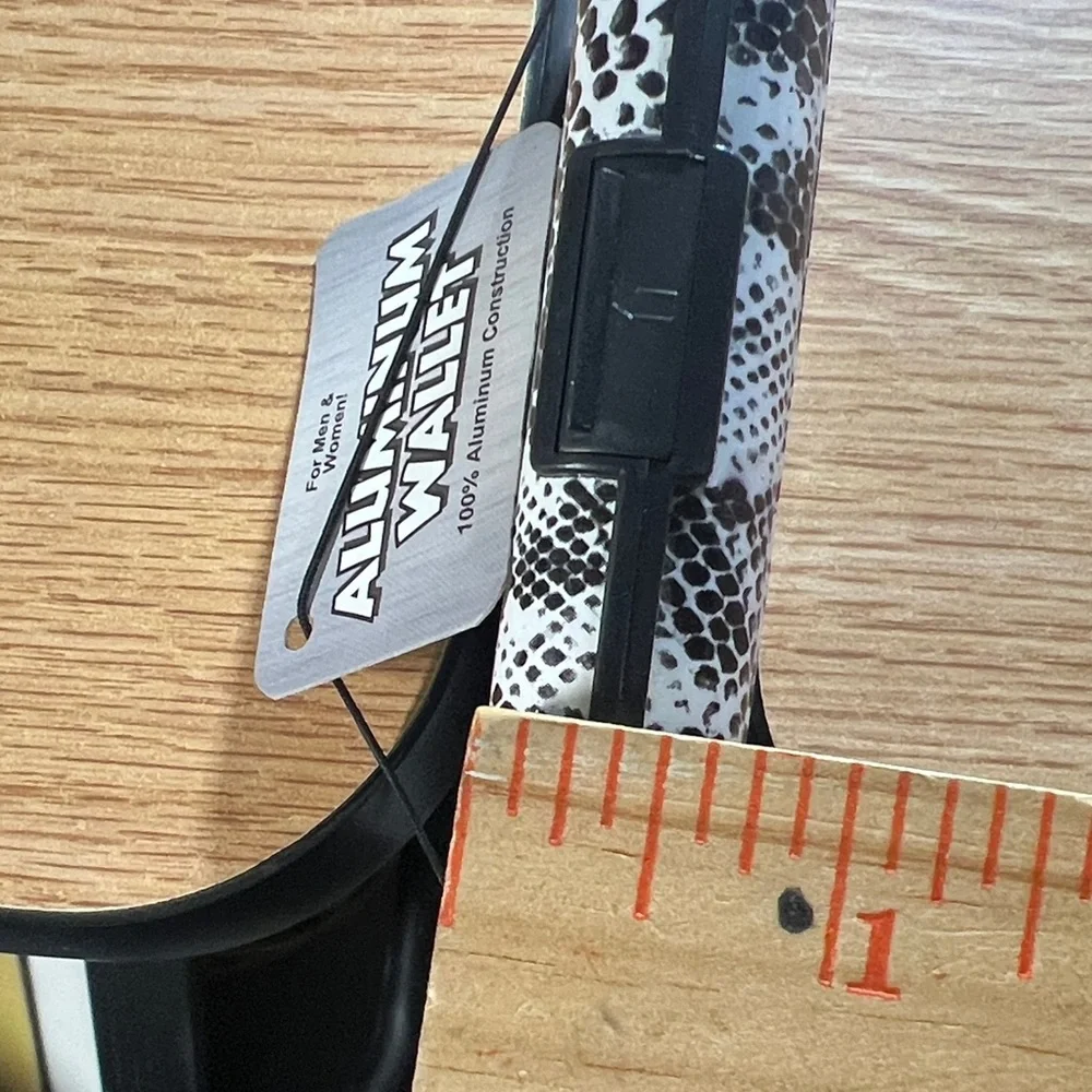 Aluminum Wallet for Men - Black and Silver